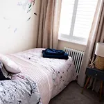3 Bed House - Sleeps 6 - Garden - Parking - Wifi *