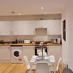 2 Bed Manchaster With Private Entrance Manchester