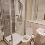 2 Bed Manchaster With Private Entrance * Manchester