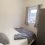 Konukevi Elegant Ellesmere, Comfortable, Budget, Friendly Manchester