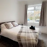 Konukevi Elegant Ellesmere, Comfortable, Budget, Friendly *