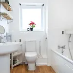 Cozy Townhouse In The Heart Of Greater *