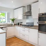 Cozy Townhouse In The Heart Of Greater * Manchester