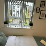 Cozy Townhouse In The Heart Of Greater Manchester