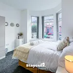 Ashfield Co-living - Private Self-cater Manchester