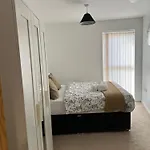 Daire Luxury Two Bedroom Flat Opposite Coop Live N Etihad Stadium With Free Secure Parking, Netflix And Sky Tv Manchester