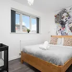 Dazzling & Modern 4bd - Coop Live - Etihad - Parking * Манчестер
