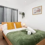 Dazzling & Modern 4bd - Coop Live - Etihad - Parking Дом отдыха Манчестер