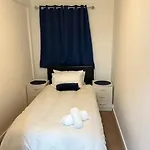 Salford 2-bed - Near Uni & Mcr Centre Hébergement de vacances