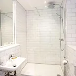 Daire Super 2 Bed Close To Victoria Station *