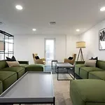 Luxury Mcr 2bed,2bath Apartment- Location! شقة
