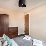Modern & Stylish 2 Bed In * Manchester