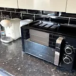 Free Parking - Near Coop Live, Etihad - Comfy 3-bed House In 別荘