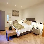 Heart Of Modern - Pass The Keys Apartment *