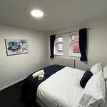 Salford 2-bed - Near Uni & Mcr Centre Hébergement de vacances *