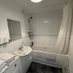 Casa vacanze Sleeps5-netflix-parkg-near Center Etihad