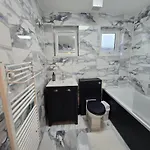 Appartement New 2 Bedroom In - Stretford - Old Trafford Close To Football-cricket Ground & Centre Manchester