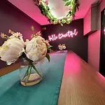 Apartment Manchester's Only Themed Slumber Party For 8 With Makeup