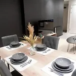 Apartment Luxury 2 Bed With Balcony