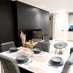 Apartment Luxury 2 Bed With Balcony Manchester