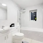 New Build Haven - Close To Centre - Etihad Holiday home *