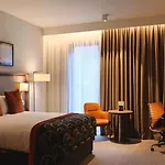 Clayton Centre 4*
