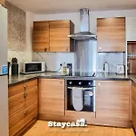 Modern Aesthetic Cosy Near Centre Apartment *