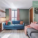Prázdninový dům Spacious 5-bedroom Contractor House Sleeps 7 With Parking By Purestay Manchester