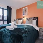 Spacious 5-bedroom Contractor House Sleeps 7 With Parking By Purestay Manchester