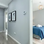 Free Parking 5 Minutes From Centre