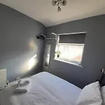 Chic 5 Double Bedroom House - 15 Min To Holiday home