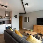 Aparthotel High Street Town House 4*