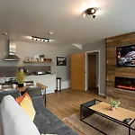 High Street Town House Aparthotel 4*