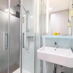 Hotell Easyhotel 2*