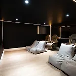 Luxury 6 Bed Near Centre With Cinema & Games 5 Bathrooms فيلة مانشستر