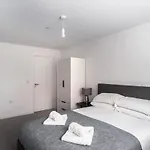 Spacious 2 Bed In Central Daire