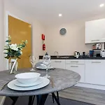 Fantastic 1 Bedroom *
