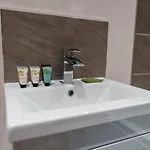 Contemporary 2 Bed - Sleeps 4 Apartment Manchester