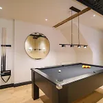 Omnia By The Heim Apartment