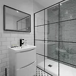 Apartmán Luxury King Near Royal Hospital - Pass The Keys *