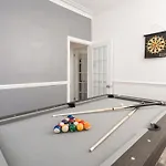Hébergement de vacances Spacious 3br - Pool Table - Games - Sleeps 9