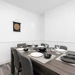 Spacious 3br - Pool Table - Games - Sleeps 9 Hébergement de vacances *