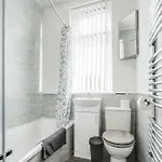 Hébergement de vacances Spacious 3br - Pool Table - Games - Sleeps 9 *