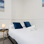 Hébergement de vacances Spacious 3br - Pool Table - Games - Sleeps 9