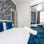Spacious 3br - Pool Table - Games - Sleeps 9 Hébergement de vacances *