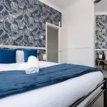Spacious 3br - Pool Table - Games - Sleeps 9 * Manchester
