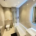 Modern Twin Near Ancoats & Etihad Stadium
