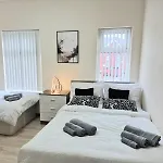 In 6 Minutes Drive To Victoria Station Manchester