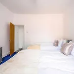 Tatil Evi Big New House - 5bdr Near Manchester