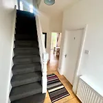 United View! Big House, Prime Location, Transport